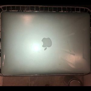Apple MacBook Air 13 inch screen 2015